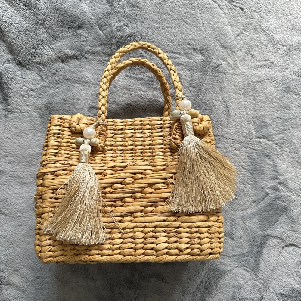Stylish Tan Woven Tote Bag